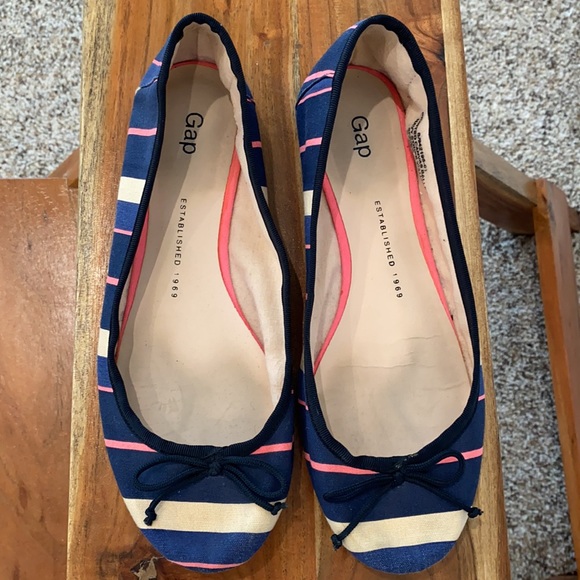 ***SOLD*** Gap ballet flats - Picture 8 of 14